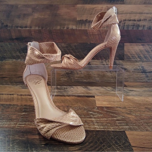 Vince Camuto Shoes - Vince Camuto wome’s Camden Beige Strap Open Toe Heels Size 6M /36